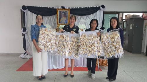 🪘 พช.วาปีปทุม จังหวัดมหาสารคาม : รับมอบดอกไม้จันทน์ เพื่อใช้ในพระราชพิธีถวายพระเพลิงพระบรมศพ สมเด็จพระนางเจ้าสิริกิติ์ พระบรมราชินีนาถ พระบรมราชชนนีพันปีหลวง 🪘